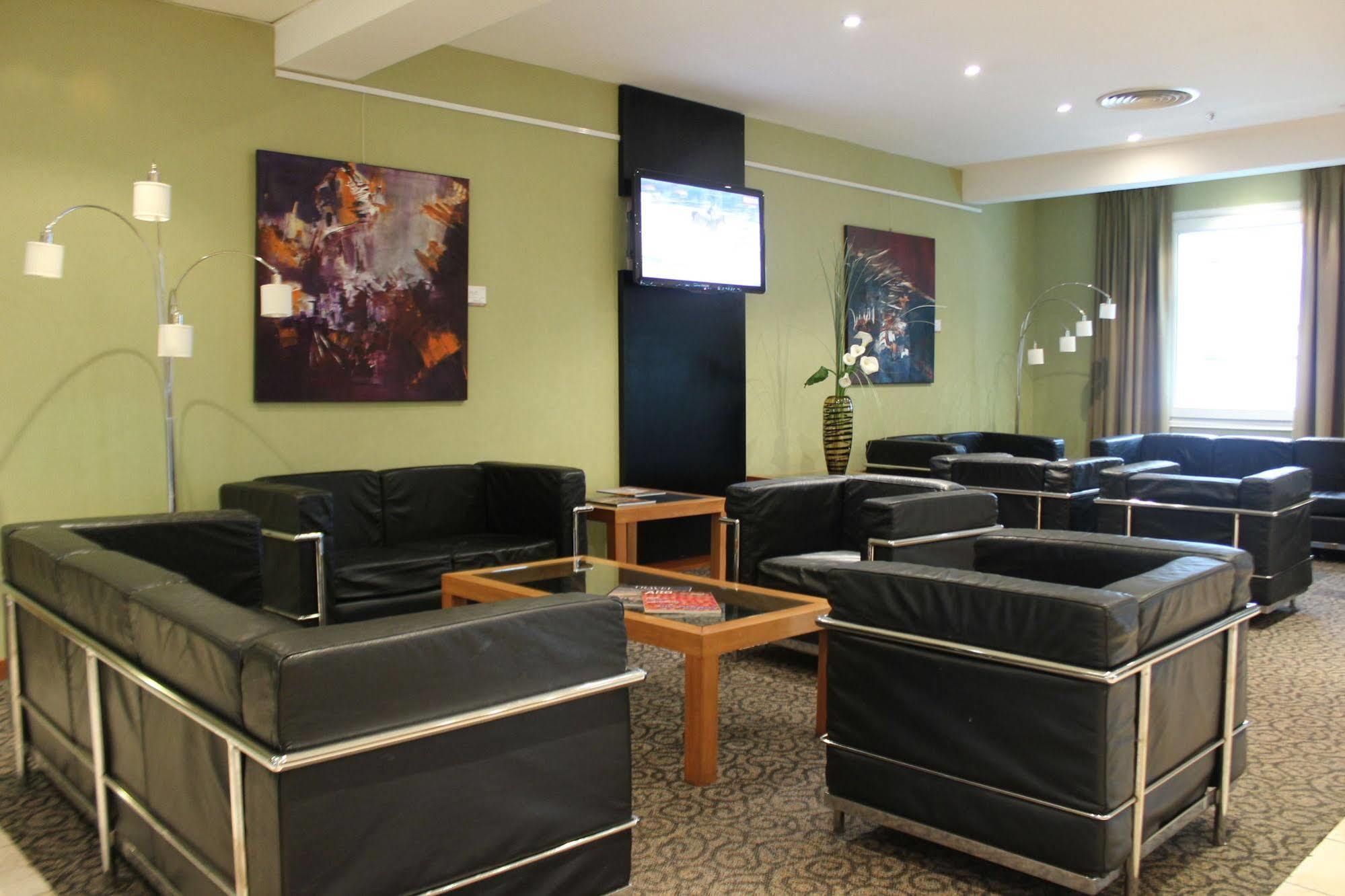 Hotel Aeroparque Inn & Suites Buenos Aires Exterior foto